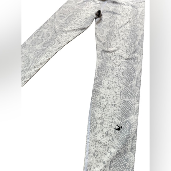 Glyder Athletic legging pants white gray snake print full length NWOT SzL - Picture 5 of 13